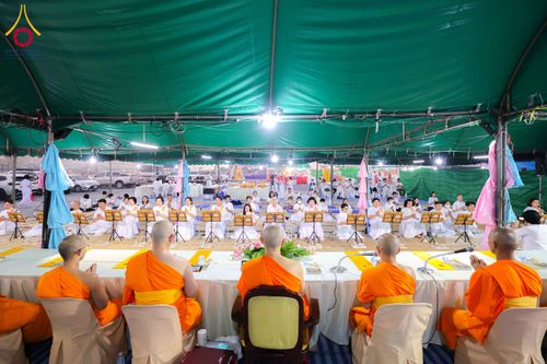 ภาพ No.298607:วันที่ 20 มกราคม พ.ศ. 2569 พิธีถวายภัตตาหารเป็นสังฆทาน แด่พระธรรมยาตรา ณ อนุสรณ์สถานบางปลา วัดบางปลา อำเภอบางเลน จังหวัดนครปฐม ในโครงการธรรมยาตรา กตัญญูบูชา มหาปูชนียาจารย์ พระมงคลเทพมุนี(สด จนฺทสโร) พระผู้ปราบมาร อนุสรณ์สถาน 7 แห่ง ปีที่ 14