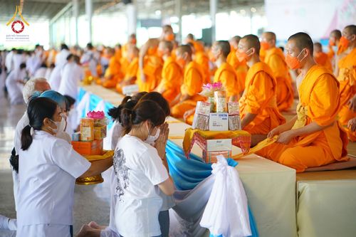 ภาพ No.49960:ประมวลภาพพิธีถวายคิลานเภสัช และอุปกรณ์ทางการแพทย์แด่คณะสงฆ์ วันเสาร์ที่ 20 สิงหาคม พ.ศ. 2565