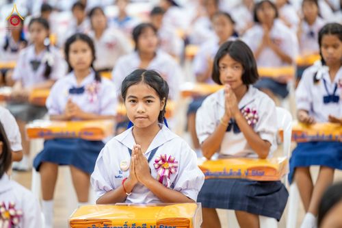 ภาพ No.348575:วันที่ 12 กันยายน พ.ศ. 2569 การอบรมเชิงปฏิบัติการจัดกิจกรรมทอดกฐินสัมฤทธิ์ พิธีมอบผ้าไตรประธานกฐินเด็กดี V-Star ประจำปีพุทธศักราช 2569 ณ สภาธรรมกายสากล วัดพระธรรมกาย