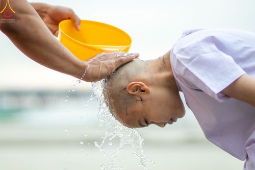 ภาพ No.44046:ประมวลภาพพิธีปลงผม โครงการบรรพชาสามเณรฟื้นฟูพระพุทธศาสนาทั่วไทย ณ ศูนย์อบรมวัดพระธรรมกาย