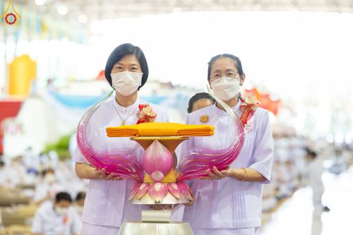 ภาพ No.52492:ประมวลภาพวันคล้ายวันเกิดครบรอบ 138 ปี พระมงคลเทพมุนี (สด จนฺทสโร) พระผู้ปราบมาร ชุดที่ 1