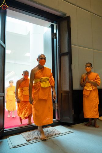 ภาพ No.51078:ประมวลภาพพิธีบรรพชาอุปสมบท โครงการบรรพชาอุปสมบทหมู่ รุ่นวันครูวิชชาธรรมกาย ปีพุทธศักราช 2565