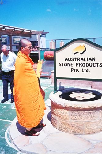 ภาพ No.48814:ประมวลภาพการสร้างบารมีของ พระเดชพระคุณพระสุธรรมญาณวิเทศ (สุธรรม สุธมฺโม)