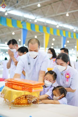 ภาพ No.52493:ประมวลภาพวันคล้ายวันเกิดครบรอบ 138 ปี พระมงคลเทพมุนี (สด จนฺทสโร) พระผู้ปราบมาร ชุดที่ 1