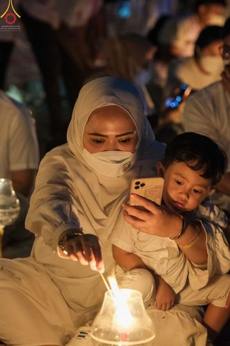 ภาพ No.46572:พิธีจุดโคมวิสาขประทีป วันวิสาขบูชา พ.ศ. 2565 ณ ประเทศอินโดนีเซีย
