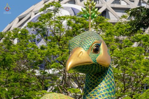 ภาพ No.42739:พิธีอัญเชิญมยุรนาวากาศ ประดิษฐาน ณ อาคาร 100 ปี เนื่องในวันคล้ายวันเกิด ครบ 113 ปี คุณยายอาจารย์มหารัตนอุบาสิกาจันทร์ ขนนกยูง