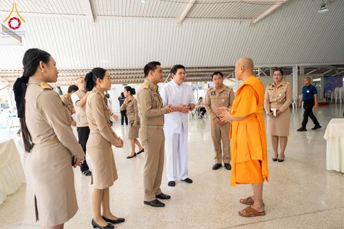 ภาพ No.290911:วันจันทร์ที่ 5 มกราคม พ.ศ. 2569  วัดพระธรรมกาย มูลนิธิธรรมกาย  จัดพิธีมอบของขวัญสนับสนุนการจัดกิจกรรมงานวันเด็กแห่งชาติ ประจำปี พ.ศ. 2569 ให้แก่องค์กรภาคีเครือข่ายกว่า 200 องค์กร ณ วัดพระธรรมกาย อ.คลองหลวง จ.ปทุมธานี