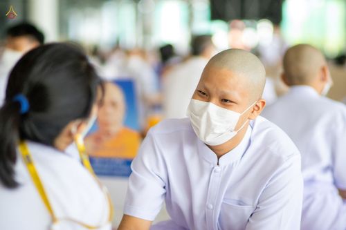 ภาพ No.44287:ประมวลภาพพิธีเวียนประทักษิณ, พิธีวันทาพระมหาธรรมกายเจดีย์ และพิธีขอขมารับผ้าไตร โครงการบวชภาคฤดูร้อน พ.ศ. 2565