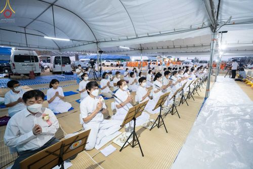 ภาพ No.69884:พิธีถวายภัตตาหารเป็นสังฆทาน แด่คณะพระธรรมยาตราฯ ในโครงการธรรมยาตราฯ ปีที่ 11 ณ อนุสรณ์สถานมหาวิหารพระมงคลเทพมุนี อ.สองพี่น้อง จ.สุพรรณบุรี วันที่ 9 มกราคม พ.ศ. 2566