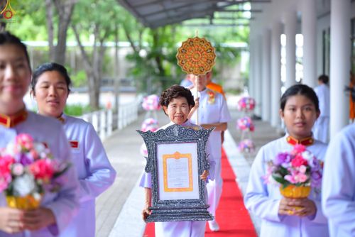 ภาพ No.342940:วันอาทิตย์ที่ 9 สิงหาคม พ.ศ.2569 พิธีมอบพัด ตั้งฐานานุกรม พระราชภาวนาวชิรวิเทศ วิ. ณ ห้องอาคารปลูกศรัทธา 2 วัดพระธรรมกาย