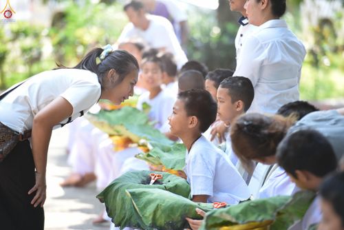 ภาพ No.317389:วันพุธที่ 1 เมษายน พ.ศ. 2569 พิธีตัดปอยผมยุวธรรมทายาท โครงการบรรพชาสามเณรฟื้นฟูพระพุทธศาสนา (ภาคฤดูร้อน) ปิดเทอมเติมธรรม ณ ศูนย์ปฏิบัติธรรมบุญประสาน จ.สระบุรี