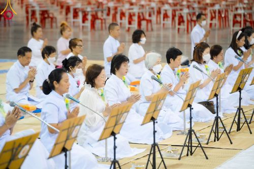 ภาพ No.105533:พิธีถวายภัตตาหารเป็นสังฆทาน แด่คณะพระธรรมยาตราฯ ในโครงการธรรมยาตรากตัญญูบูชา มหาปูชนียาจารย์ พระมงคลเทพมุนี(สด จนฺทสโร) พระผู้ปราบมาร อนุสรณ์สถาน 7 แห่ง ปีที่ 12 วันที่ 3 มกราคม พ.ศ. 2567 ณ สภาธรรมกายสากล วัดพระธรรมกาย