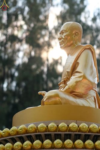 ภาพ No.69297:พิธีจุดประทีปถวายเป็นพุทธบูชา และบูชาธรรมมหาปูชนียาจารย์ ในโครงการธรรมยาตรากตัญญูบูชา มหาปูชนียาจารย์ พระมงคลเทพมุนี(สด จนฺทสโร) พระผู้ปราบมาร ปีที่ 11 ณ อนุสรณ์สถานมหาวิหารพระมงคลเทพมุนี อ.สองพี่น้อง จ.สุพรรณบุรี