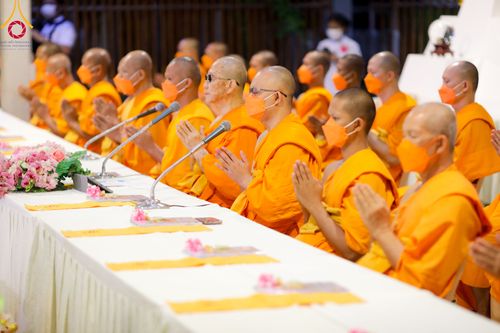 ภาพ No.105997:พิธีถวายภัตตาหารเป็นสังฆทาน แด่คณะพระธรรมยาตราฯ ในโครงการธรรมยาตรากตัญญูบูชา มหาปูชนียาจารย์ พระมงคลเทพมุนี(สด จนฺทสโร) พระผู้ปราบมาร อนุสรณ์สถาน 7 แห่ง ปีที่ 12 วันที่ 3 มกราคม พ.ศ. 2567 ณ อนุสรณ์สถานโลตัสแลนด์ จ.สุพรรณบุรี