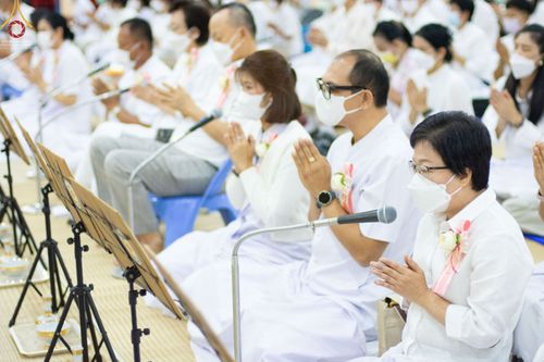 ภาพ No.73023:พิธีถวายภัตตาหารเป็นสังฆทาน แด่คณะพระธรรมยาตราฯ ในโครงการธรรมยาตรากตัญญูบูชา มหาปูชนียาจารย์ พระมงคลเทพมุนี(สด จนฺทสโร) พระผู้ปราบมาร อนุสรณ์สถาน 7 แห่ง ปีที่ 11 วันที่ 21 มกราคม พ.ศ. 2566