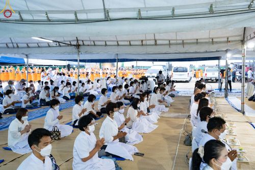 ภาพ No.69958:พิธีถวายภัตตาหารเป็นสังฆทาน แด่คณะพระธรรมยาตราฯ ในโครงการธรรมยาตราฯ ปีที่ 11 ณ อนุสรณ์สถานมหาวิหารพระมงคลเทพมุนี อ.สองพี่น้อง จ.สุพรรณบุรี วันที่ 10 มกราคม พ.ศ. 2566