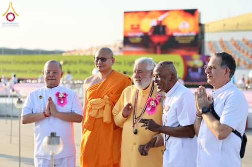 ภาพ No.312009:วันอังคารที่ 3 มีนาคม พ.ศ.2569 พิธีเวียนประทักษิณและจุดมาฆประทีป ณ ลานธรรมพระมหาธรรมกายเจดีย์ วัดพระธรรมกาย