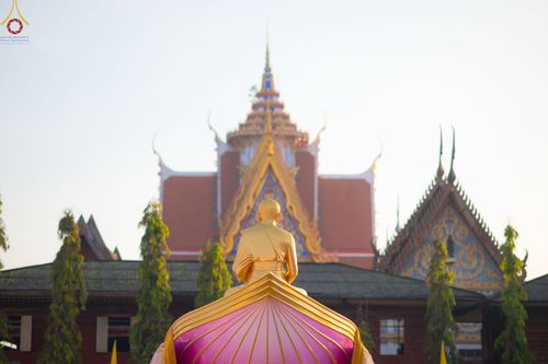 ภาพ No.73635:พิธีตักบาตรพระธรรมยาตราฯ ในโครงการธรรมยาตรากตัญญูบูชา มหาปูชนียาจารย์ พระมงคลเทพมุนี(สด จนฺทสโร) พระผู้ปราบมาร ปีที่ 11 ณ อนุสรณ์สถานลำดับที่ 4 สถานที่เกิดด้วยกายธรรม วัดโบสถ์ (บน) บางคูเวียง อ.บางกรวย จ.นนทบุรี วันที่ 22 มกราคม พ.ศ. 2566