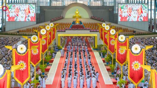 ภาพ No.92399:พิธีทอดกฐินธรรมชัยเพื่อสร้างอาคาร 115 ปี คุณยายอาจารย์มหารัตนอุบาสิกาจันทร์ ขนนกยูง อาทิตย์ต้นเดือนที่ 5 พฤศจิกายน พ.ศ. 2566 ณ วัดพระธรรมกาย จ.ปทุมธานี