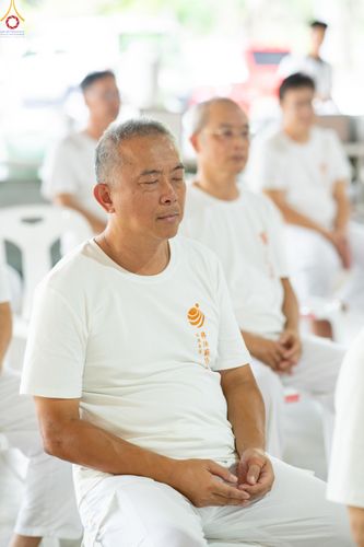 ภาพ No.338240:วันอาทิตย์ที่ 5 กรกฎาคม พศ.2569 พิธีตัดปอยผมธรรมทายาทนานาชาติ IDOP รุ่นที่ 21 จากประเทศจีน มาเลเซีย สิงคโปร์ และไต้หวัน ณ โถงช้าง วัดพระธรรมกาย