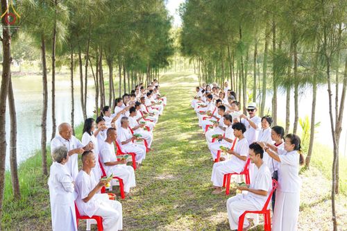 ภาพ No.65111:พิธีปลงผมนาคธรรมทายาท โครงการอุปสมบทบูชาธรรม มหาปูชนียาจารย์ประจำปี 2565 วันที่ 17 พฤศจิกายน พ.ศ. 2565 ณ ศูนย์ปฏิบัติธรรมลำปาง