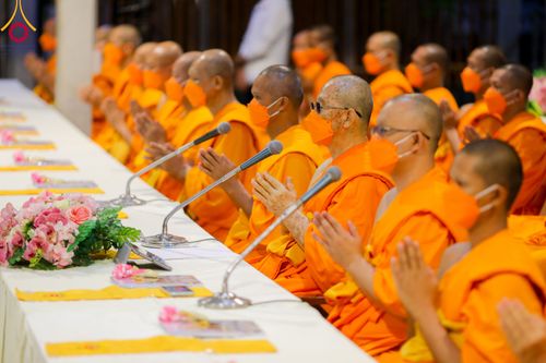 ภาพ No.106280:พิธีถวายภัตตาหารเป็นสังฆทาน แด่คณะพระธรรมยาตราฯ ในโครงการธรรมยาตรากตัญญูบูชา มหาปูชนียาจารย์ พระมงคลเทพมุนี(สด จนฺทสโร) พระผู้ปราบมาร อนุสรณ์สถาน 7 แห่ง ปีที่ 12 วันที่ 5 มกราคม พ.ศ. 2567 ณ อนุสรณ์สถานโลตัสแลนด์ จ.สุพรรณบุรี