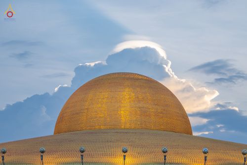 ภาพ No.81742:พิธีจุดวิสาขประทีปและเวียนประทักษิณ เนื่องในวันวิสาขบูชา วันเสาร์ที่ 3 มิถุนายน 2566 ณ ลานธรรมพระมหาธรรมกายเจดีย์ วัดพระธรรมกาย จ.ปทุมธานี