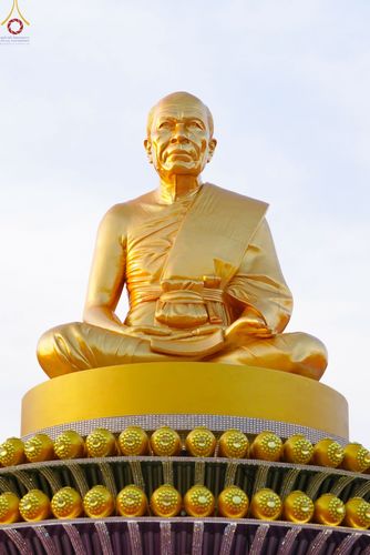 ภาพ No.73355:พิธีจุดประทีปถวายเป็นพุทธบูชา และบูชาธรรมมหาปูชนียาจารย์ ในโครงการธรรมยาตรากตัญญูบูชา มหาปูชนียาจารย์ พระมงคลเทพมุนี(สด จนฺทสโร) พระผู้ปราบมาร ปีที่ 11 ณ อนุสรณ์สถานลำดับที่ 4 สถานที่เกิดด้วยกายธรรม วัดโบสถ์ (บน) บางคูเวียง อ.บางกรวย จ.นนทบุรี วันที่ 21 