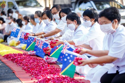 ภาพ No.70641:พิธีต้อนรับพระธรรมยาตรา ในโครงการธรรมยาตรากตัญญูบูชา มหาปูชนียาจารย์ พระมงคลเทพมุนี(สด จนฺทสโร) พระผู้ปราบมาร อนุสรณ์สถาน 7 แห่ง ปีที่ 11 วันที่ 14 มกราคม พ.ศ. 2566 ณ อนุสรณ์สถานลำดับที่ 3 สถานที่เกิดในเพศสมณะ วัดสองพี่น้อง อ.สองพี่น้อง จ.สุพรรณบุรี