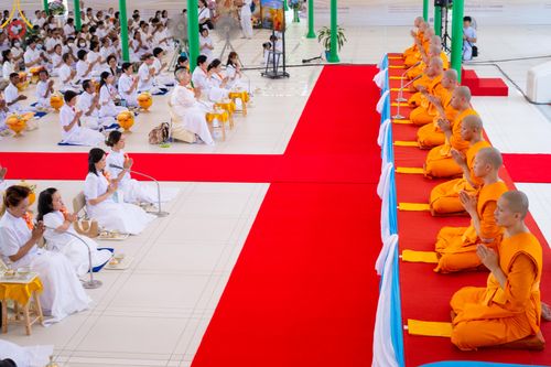 ภาพ No.137743:พิธีอุปสมบทสามเณรอุทิศชีวิต 11 รูป วันวิสาขบูชา พุธที่ 22 พฤษภาคม พ.ศ.2567 ณ อุโบสถ วัดพระธรรมกาย