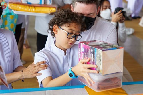 ภาพ No.48267:ประมวลภาพพิธีถวายผ้าอาบน้ำฝน และประทีปโคมไฟ เนื่องในวันอาสาฬหบูชา ประจำปี 2565