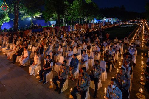 ภาพ No.46566:พิธีจุดโคมวิสาขประทีป วันวิสาขบูชา พ.ศ. 2565 ณ ประเทศอินโดนีเซีย