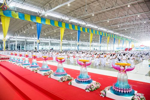 ภาพ No.52497:ประมวลภาพวันคล้ายวันเกิดครบรอบ 138 ปี พระมงคลเทพมุนี (สด จนฺทสโร) พระผู้ปราบมาร ชุดที่ 1