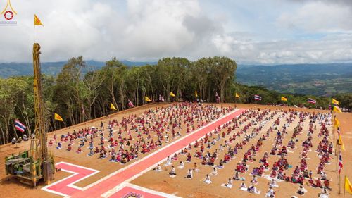 ภาพ No.50707:ประมวลภาพพิธีตักบาตร ณ วัดแม่แพ จ.แม่ฮ่องสอน เนื่องในวันธรรมชัย