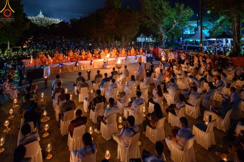 ภาพ No.46567:พิธีจุดโคมวิสาขประทีป วันวิสาขบูชา พ.ศ. 2565 ณ ประเทศอินโดนีเซีย