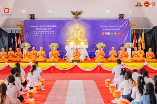 ภาพ No.283623:วันเสาร์ที่ 20 ธันวาคม  2568 พิธีบรรพชาสามเณร ณ ประเทศอินโดนีเซีย