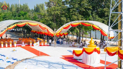 ภาพ No.285761:วันพุธที่ 10 ธันวาคม พ.ศ.2568  พิธีตอกเสาเข็มมงคลต้นสุดท้าย รองรับองค์พระเจดีย์เพื่อสร้างสันติภาพโลก ณ ศูนย์ปฏิบัติธรรมและศูนย์อบรมเยาวชน ชัยนาท