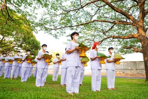 ภาพ No.80034:พิธีตัดปอยผมและปลงผมนาคธรรมทายาท โครงการอุปสมบทหมู่ธรรมทายาท พุทธศาสตร์สากลรุ่นที่ 7 (ภาคฤดูร้อน) วันอาทิตย์ที่ 9 เมษายน พ.ศ.2566