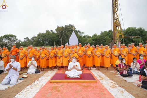 ภาพ No.50711:ประมวลภาพพิธีตักบาตร ณ วัดแม่แพ จ.แม่ฮ่องสอน เนื่องในวันธรรมชัย