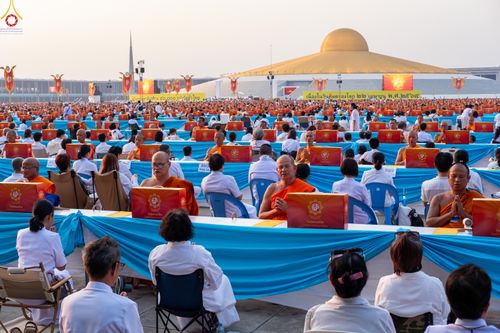 ภาพ No.324047:วันที่ 22 เมษายน พ.ศ.2569 (วันคุ้มครองโลก) พิธีถวายมหาสังฆทาน 40,000 กว่าวัดทั่วประเทศ ณ ลานธรรม พระมหาธรรมกายเจดีย์ วัดพระธรรมกาย