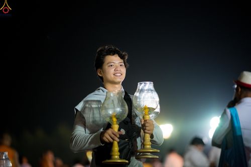 ภาพ No.306656:ภาพเบื้องหลังอาสาสมัครรวมใจ ชุดที่ 5 ในโครงการธรรมยาตรา กตัญญูบูชา มหาปูชนียาจารย์ พระมงคลเทพมุนี(สด จนฺทสโร) พระผู้ปราบมาร อนุสรณ์สถาน 7 แห่ง ปีที่ 14