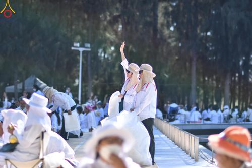 ภาพ No.105936:V.2 ทุ่มเท การเตรียมงาน เก็บงาน การรับบุญของเจ้าหน้าที่หน่วยงานต่างๆ เพื่อโครงการธรรมยาตรา กตัญญูบูชามหาปูชนียาจารย์ พระมงคลเทพมุนี (สด จนฺทสโร) พระผู้ปราบมาร อนุสรณ์สถาน 7 แห่ง ปีที่ 12 ระหว่างวันที่ 2 - 31 มกราคม พ.ศ.2567