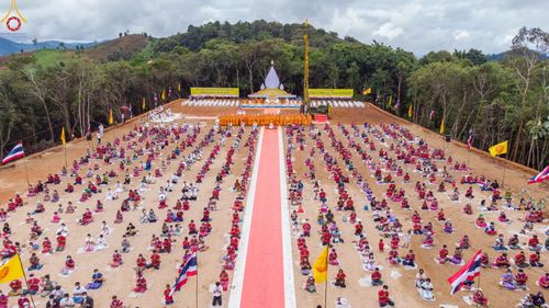 ภาพ No.50709:ประมวลภาพพิธีตักบาตร ณ วัดแม่แพ จ.แม่ฮ่องสอน เนื่องในวันธรรมชัย