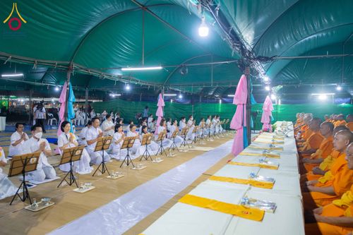 ภาพ No.300205:วันที่ 22 มกราคม พ.ศ. 2569 พิธีถวายภัตตาหารเป็นสังฆทาน แด่พระธรรมยาตรา ณ อนุสรณ์สถานบางปลา วัดบางปลา อำเภอบางเลน จังหวัดนครปฐม ในโครงการธรรมยาตรา กตัญญูบูชา มหาปูชนียาจารย์ พระมงคลเทพมุนี(สด จนฺทสโร) พระผู้ปราบมาร อนุสรณ์สถาน 7 แห่ง ปีที่ 14