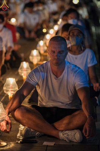 ภาพ No.46570:พิธีจุดโคมวิสาขประทีป วันวิสาขบูชา พ.ศ. 2565 ณ ประเทศอินโดนีเซีย