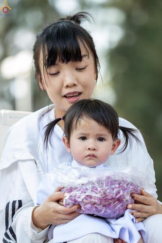 ภาพ No.304118:วันที่ 25 มกราคม พ.ศ. 2569 พิธีต้อนรับพระธรรมยาตรา  รร.สามัคคีราษฏร์บำรุง-วัดพระธรรมกาย ในโครงการธรรมยาตรา กตัญญูบูชา มหาปูชนียาจารย์ พระมงคลเทพมุนี(สด จนฺทสโร) พระผู้ปราบมาร อนุสรณ์สถาน 7 แห่ง ปีที่ 14