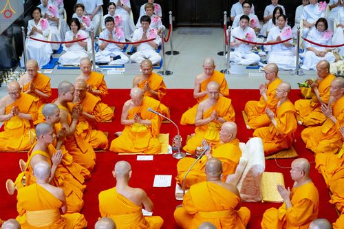 ภาพ No.330873:วันวิสาขบูชา อาทิตย์ที่ 31 พฤษภาคม พ.ศ.2569 พิธีบรรพชาสามเณรอุบาสก 11 ท่าน , พิธีถวายบาตรผ้าไตร และจตุปัจจัยไทยธรรม แด่สามเณร , พิธีอุปสมบทอุทิศชีวิต , พิธีกล่าวคำกัปปิยภัณฑ์  ณ อุโบสถพระไตรปิฎก วัดพระธรรมกาย จังหวัดปทุมธานี