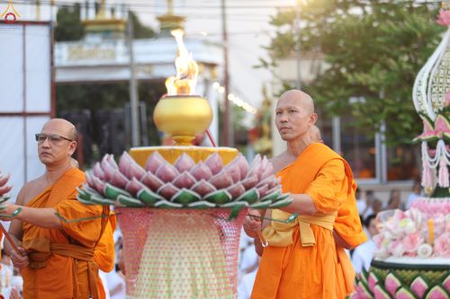 ภาพ No.297005:วันที่ 17 มกราคม พ.ศ. 2569 พิธีจุดประทีปถวายเป็นพุทธบูชา และบูชาธรรมมหาปูชนียาจารย์  ณ วัดโบสถ์บน ต.บางคูเวียง จ.นนทบุรี อนุสรณ์สถานลำดับที่ 4 สถานที่เกิดด้วยกายธรรม ในโครงการธรรมยาตรา กตัญญูบูชา มหาปูชนียาจารย์ พระมงคลเทพมุนี(สด จนฺทสโร) พระผู้ปราบมาร อ