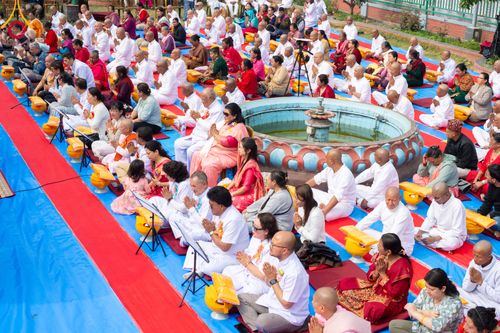 ภาพ No.313402:วันพฤหัสบดีที่ 12 มีนาคม พ.ศ. 2569 พิธีมอบบาตรและผ้าไตรในโครงการบรรพชาสามเณร 500 รูป  ณ นาคบาฮาล (Nagbahal) ประเทศเนปาล