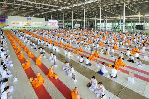 ภาพ No.44407:ประมวลภาพพิธีบรรพชา และพิธีถวายบาตร โครงการบวชภาคฤดูร้อน พ.ศ. 2565